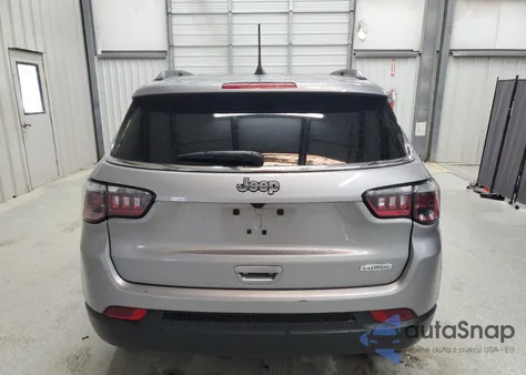 2022 Jeep Compass Latitude Fwd из США, поврежденный, VIN 3C4NJCBBXNT224938